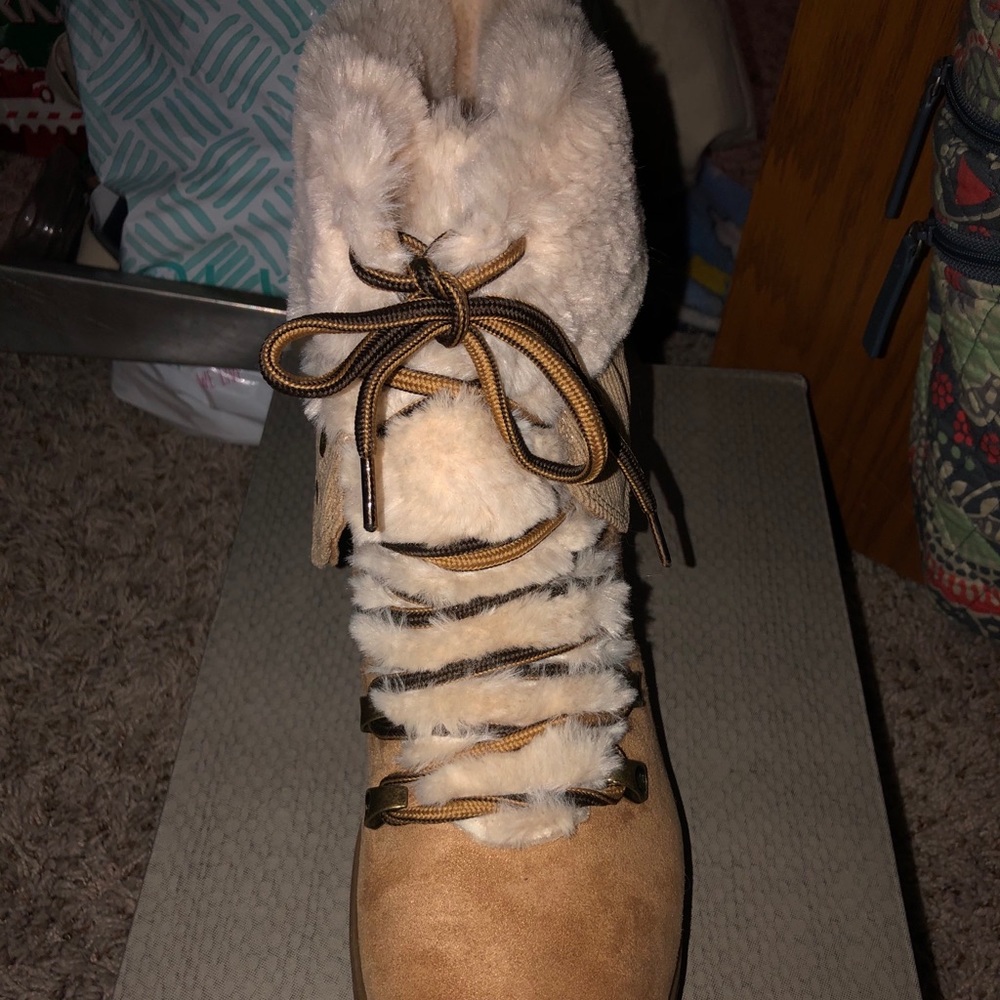 Maurices Sherpa lined boot. BRAND NEW!